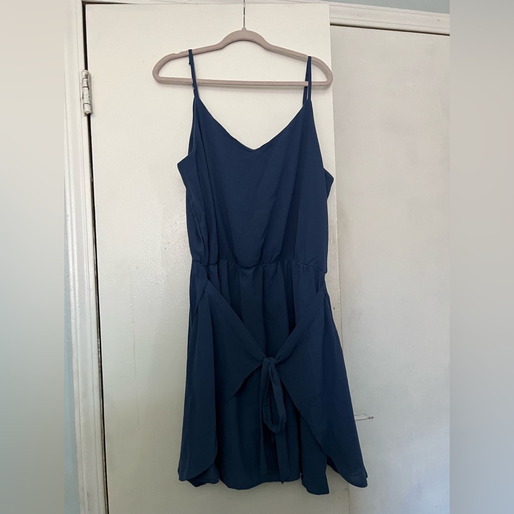 Like a navy blue dress ties from the front brand new. Never used.